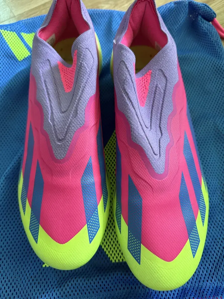 UMBRO VELOCITA ELIXIR CLUB FG JUNIOR FOOTBALL BOOTS BLACK